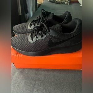 Nike- Tanjun All Black Athletic Shoes